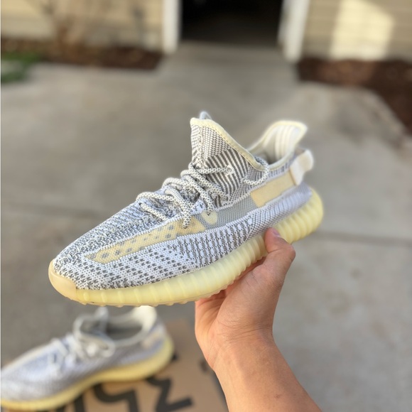 adidas Yeezy Boost 350 V2 Static Non Reflective Size 9 Men’s - Picture 1 of 6